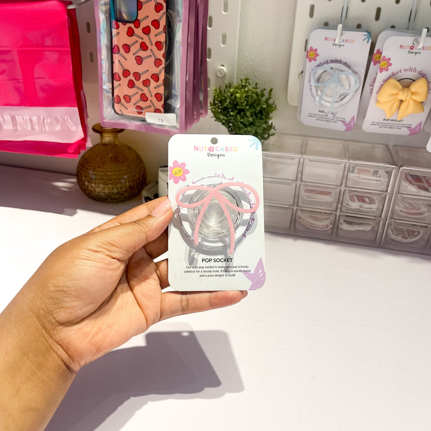 Pink Doodled Bow Magnetic Grip