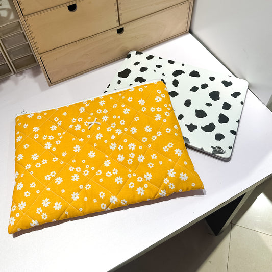 Daisy Floral Laptop Sleeve