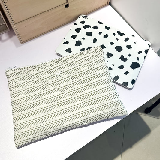 Retro Arrow Laptop Sleeve