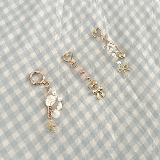 Bowed Pearls Kindle Keychain