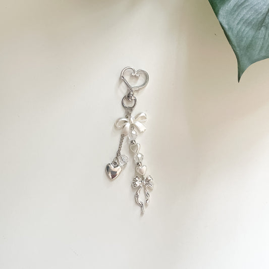 Silver Bowed Kindle Keychain